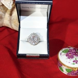 Sterling Silver CZ cocktail ring SZ 7